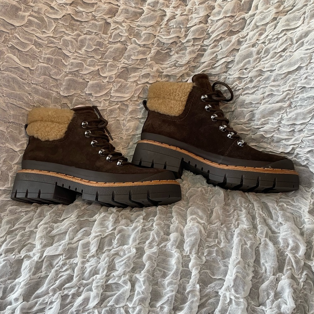 💥NWT💥 Marc Fisher LTD Cade Genuine Shearling Cuff Lace-up Boot - Picture 12 of 15